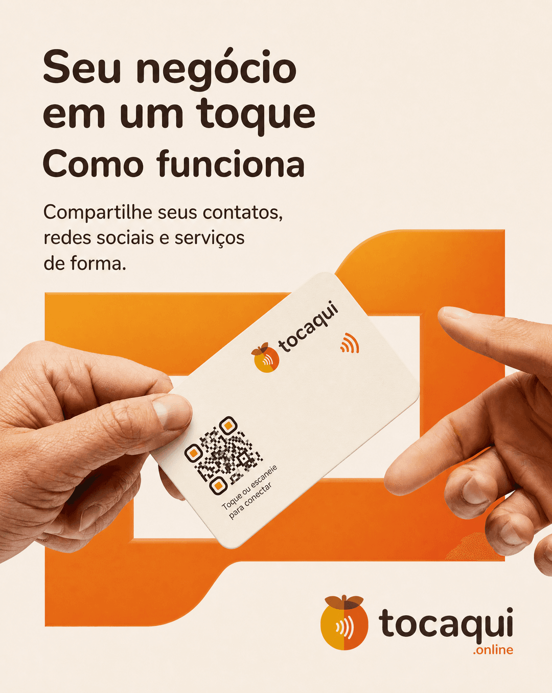Duas mãos trocando cartão Tocaqui, como funciona o compartilhamento